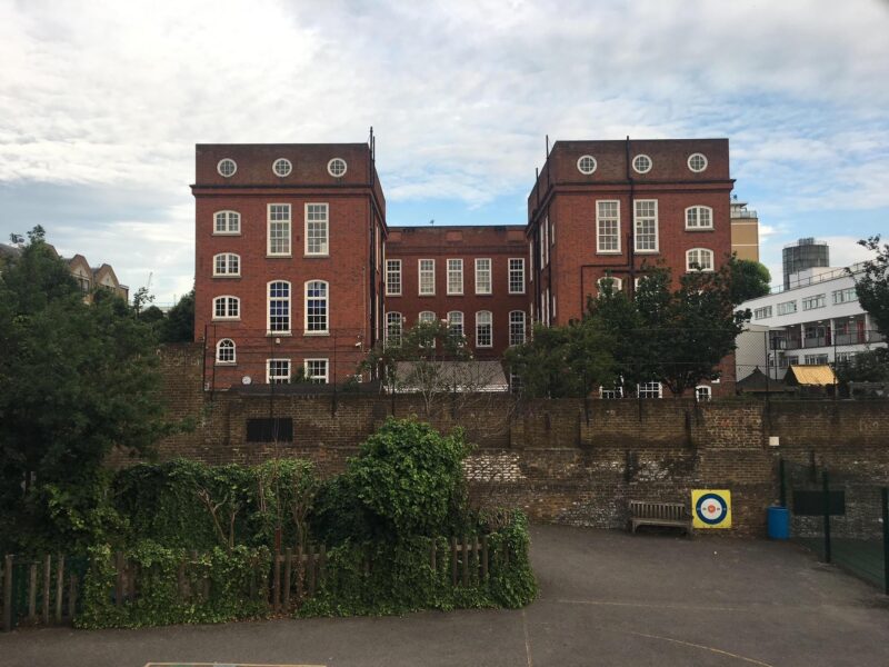 Churchill Gardens School